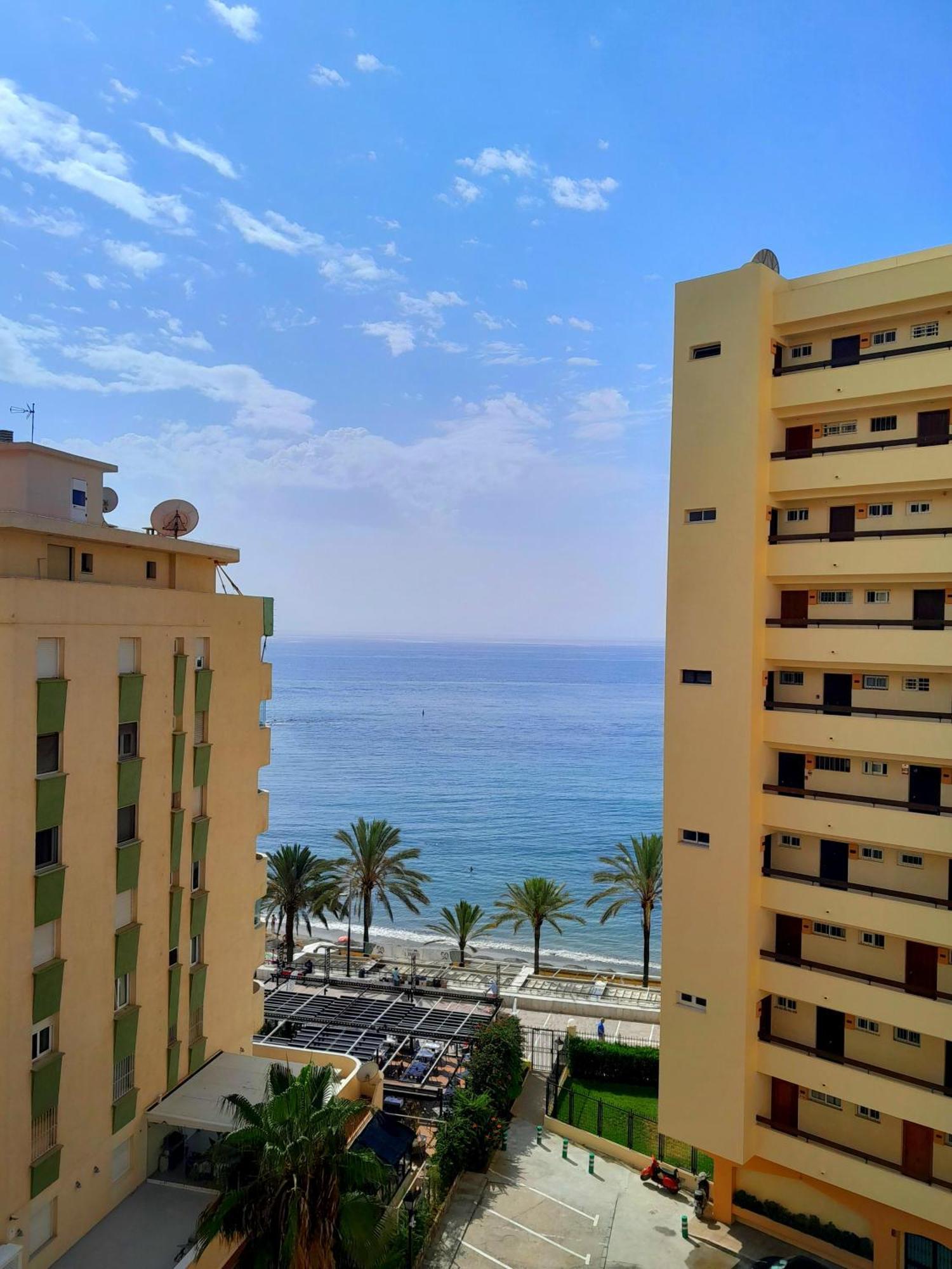 Seafront Apartment Марбеля Екстериор снимка